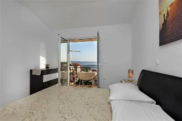 Makarska Apartment with Balcony & Sea View for 4