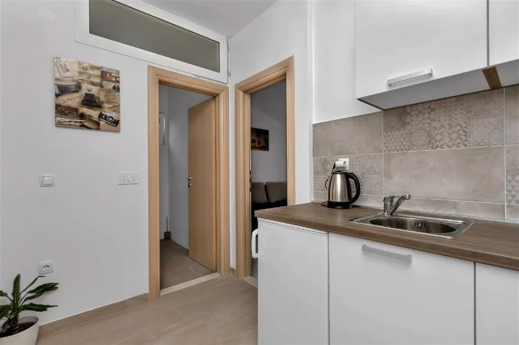 Makarska Apartment with Balcony & Sea View for 4