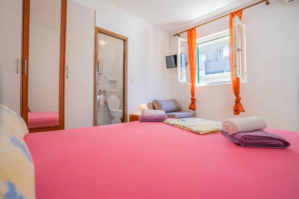 2-Bedroom Apartment in Makarska for 4 Guests