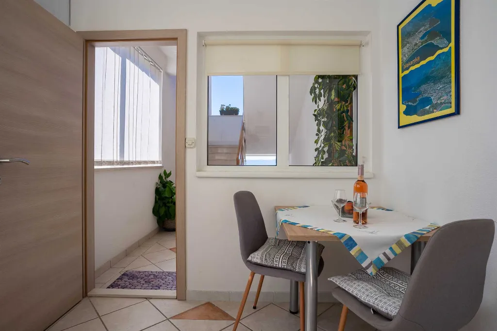 2-Bedroom Apartment in Makarska for 4 Guests