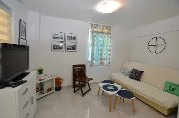 2-Bedroom Holiday House in Rovinj (Up to 5)