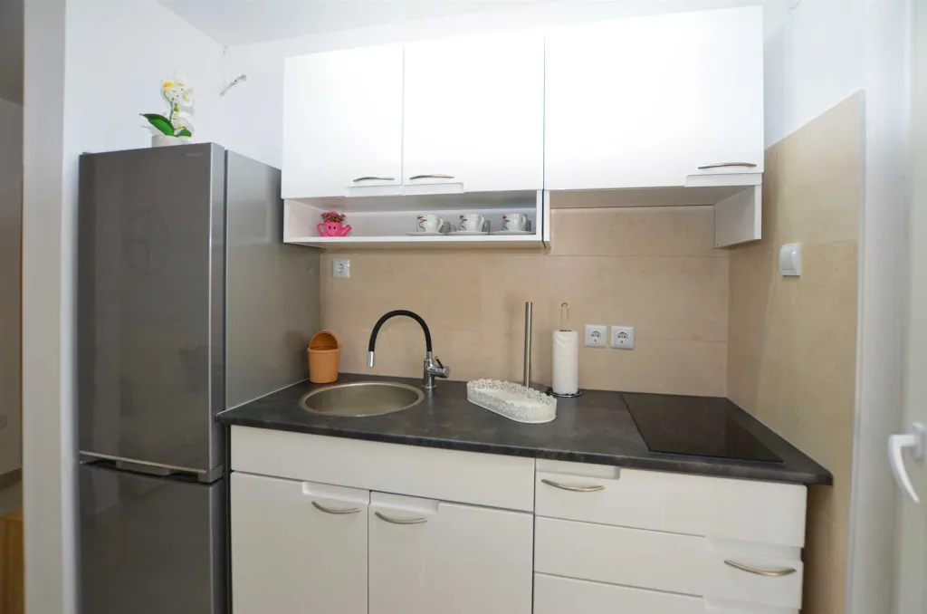 2-Bedroom Holiday House in Rovinj (Up to 5)