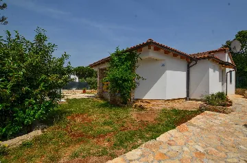 2-Bedroom Holiday House in Rovinj (Up to 5)