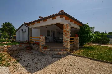 2-Bedroom Holiday House in Rovinj (Up to 5)