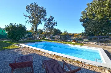 2-Bedroom Holiday House in Rovinj (Up to 5)