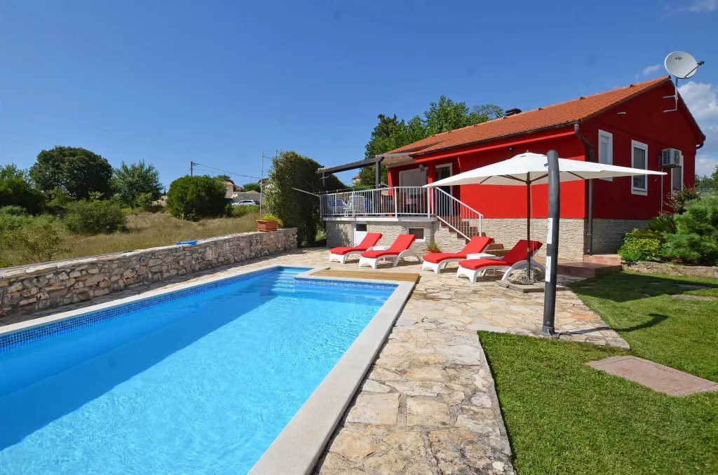 Kanfanar Villa for Up to 5 Guests