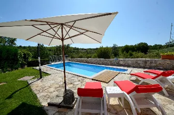 Kanfanar Villa for Up to 5 Guests