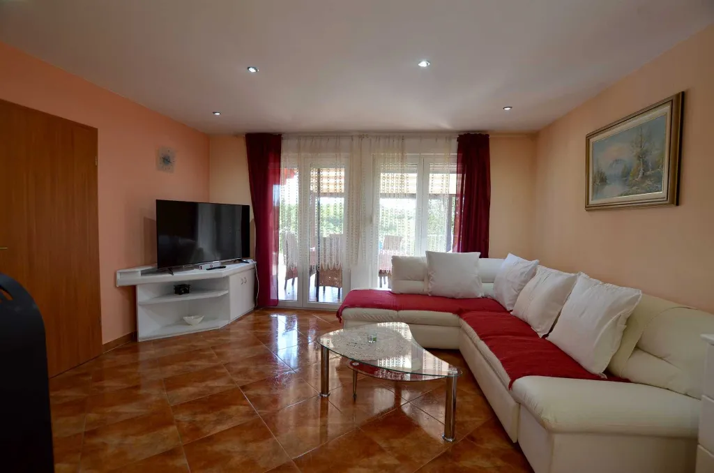 Kanfanar Villa for Up to 5 Guests