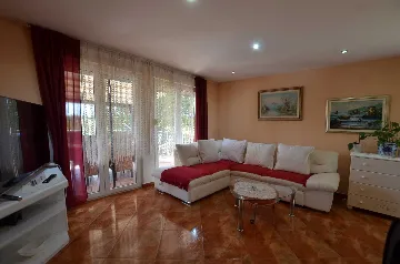 Kanfanar Villa for Up to 5 Guests