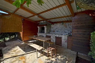 Kanfanar Villa for Up to 5 Guests