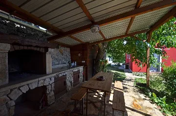 Kanfanar Villa for Up to 5 Guests