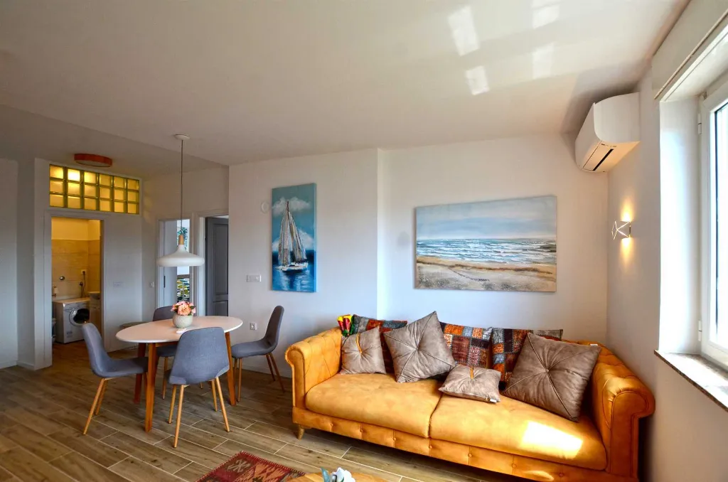 Rovinj 2-Bedroom Apartment for 4 Guests