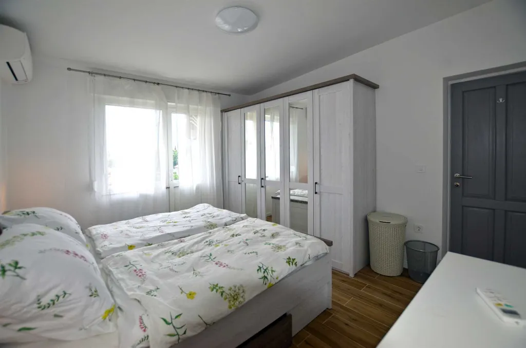 Rovinj 2-Bedroom Apartment for 4 Guests