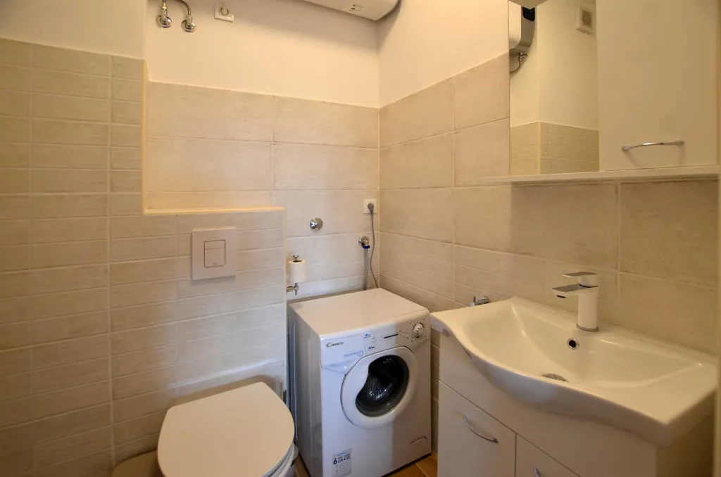 Rovinj 2-Bedroom Apartment for 4 Guests