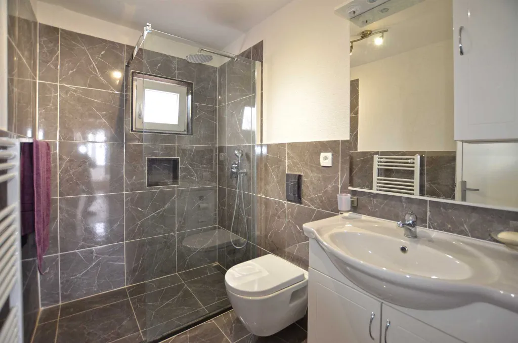 Rovinj 2-Bedroom Apartment with Balcony