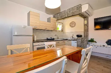 Rovinj 2-Bedroom Apartment with Balcony