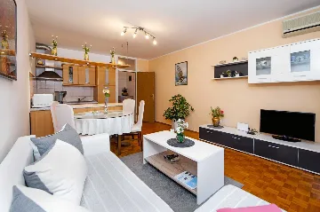 Rovinj 1-Bedroom Apartment for Up to 4