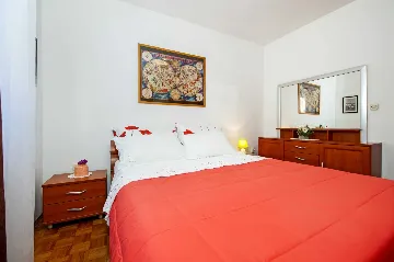 1-Bedroom Apartment in Rovinj (Sleeps 4)