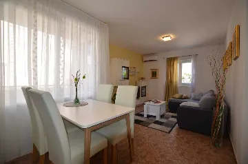 1-Bedroom Apartment in Rovinj (Sleeps 4)