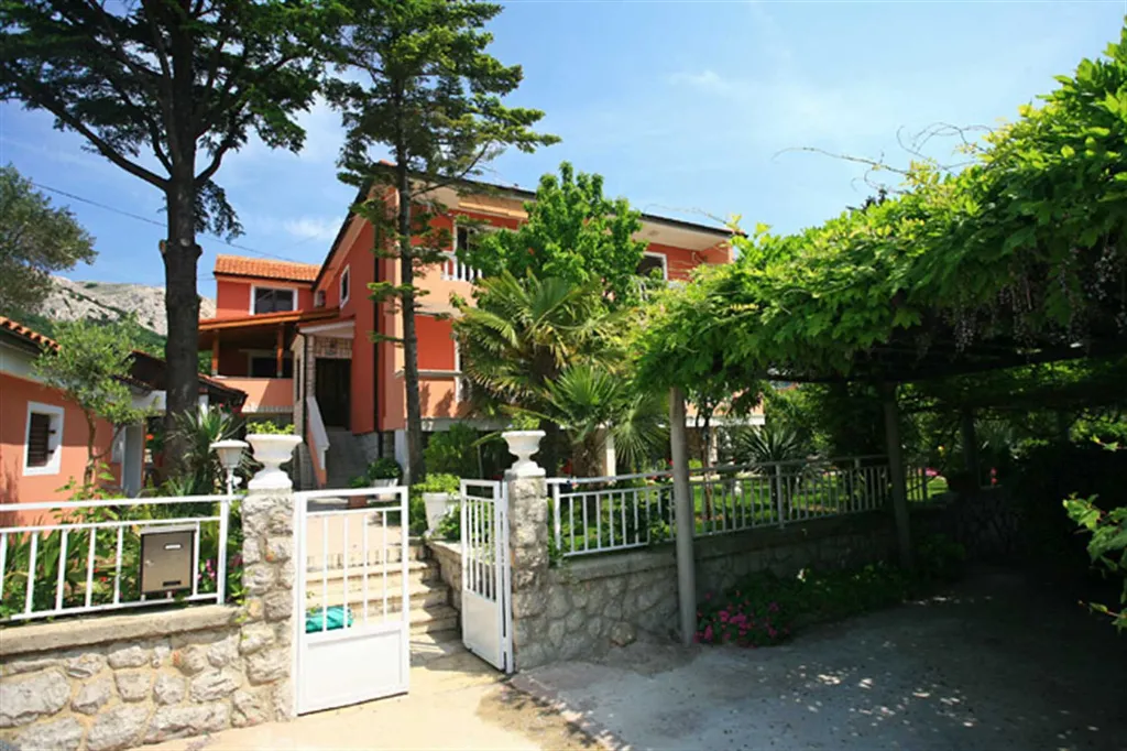 1-Bedroom Apartment in Baška for Up to 3 Guests