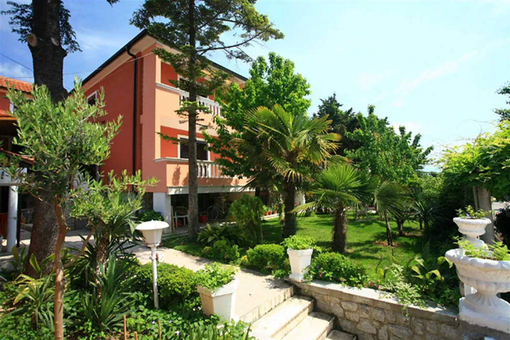 1-Bedroom Apartment in Baška for Up to 3 Guests