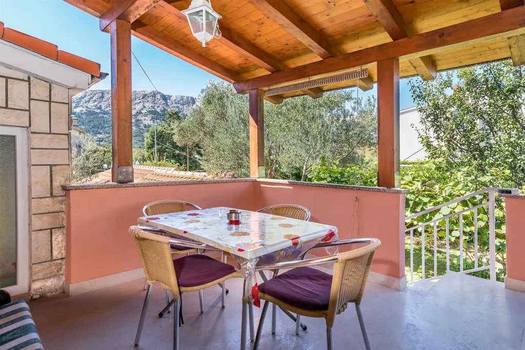 1-Bedroom Apartment in Baška for Up to 3 Guests
