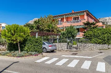 Studio in Baška for 2 Guests with Parking