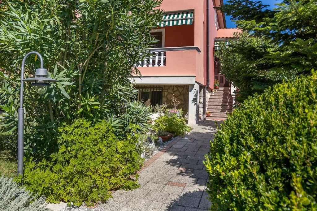 Studio in Baška for 2 Guests with Parking