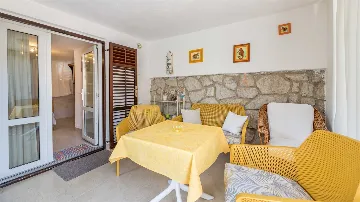 Studio in Baška for 2 Guests with Parking