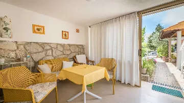 Studio in Baška for 2 Guests with Parking