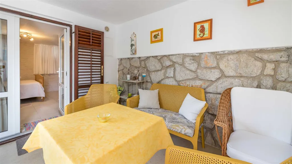 Studio in Baška for 2 Guests with Parking