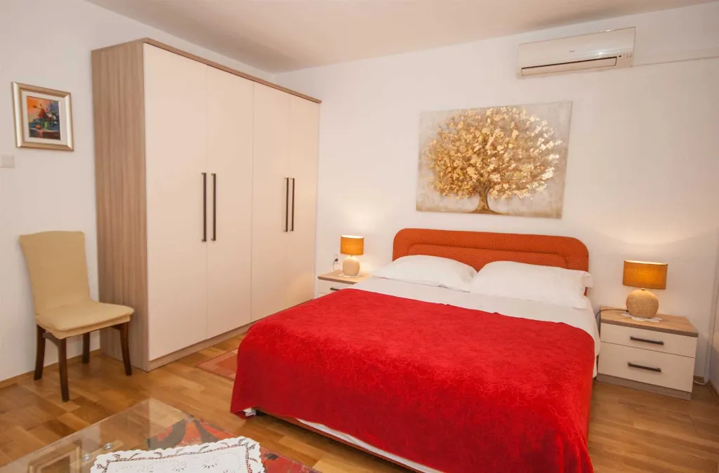 Room with Private Bathroom in Baška for 2 Guests