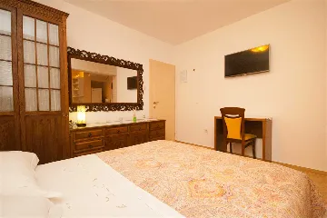Room in Baška for 2 Guests with Private Bathroom