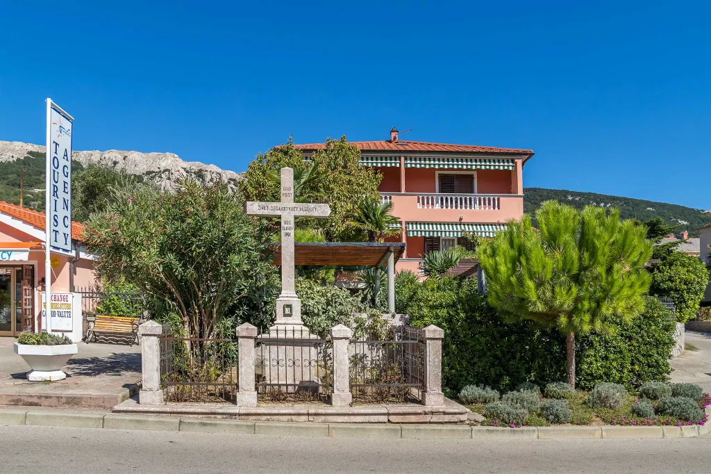 Room in Baška for 2 Guests with Private Bathroom