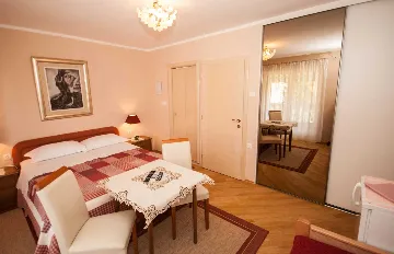 Private-House Room for 2 Guests in Baška