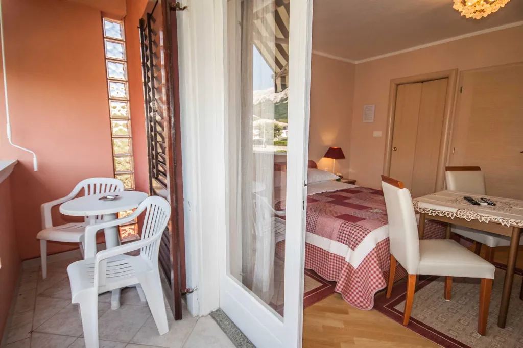 Private-House Room for 2 Guests in Baška