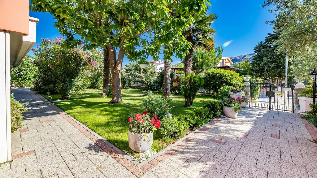 Private-House Room for 2 Guests in Baška