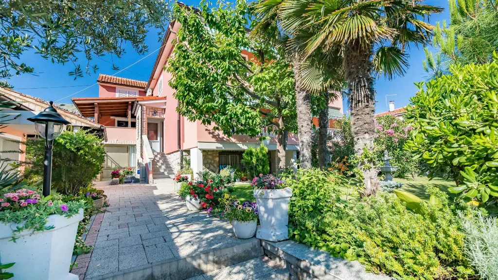 Private-House Room for 2 Guests in Baška