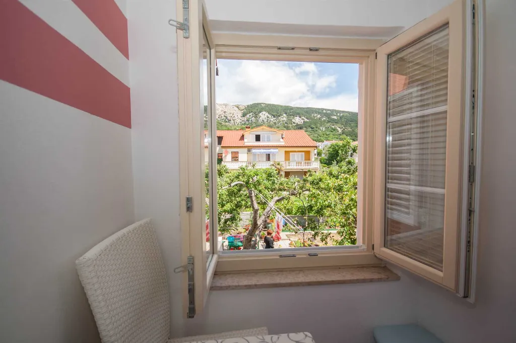 Air-conditioned Room in Baska for up to 3 Guests