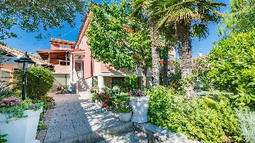 Air-conditioned Room in Baska for up to 3 Guests