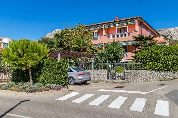 Air-conditioned Room in Baska for up to 3 Guests