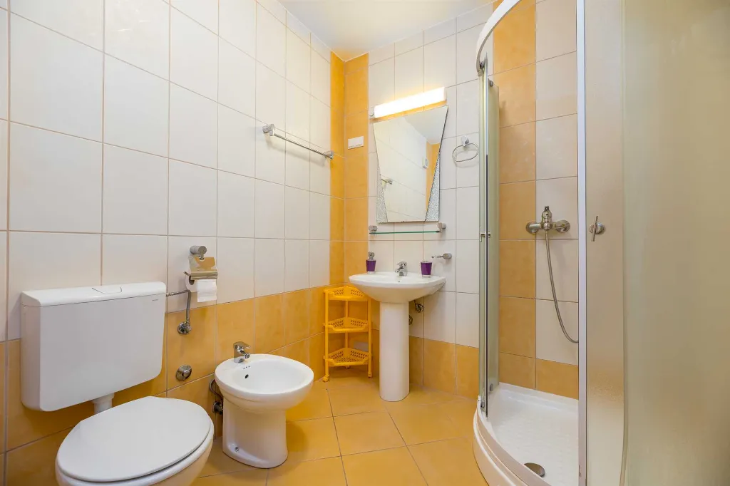 Two-Bedroom Apartment in Baška (Sleeps 6)