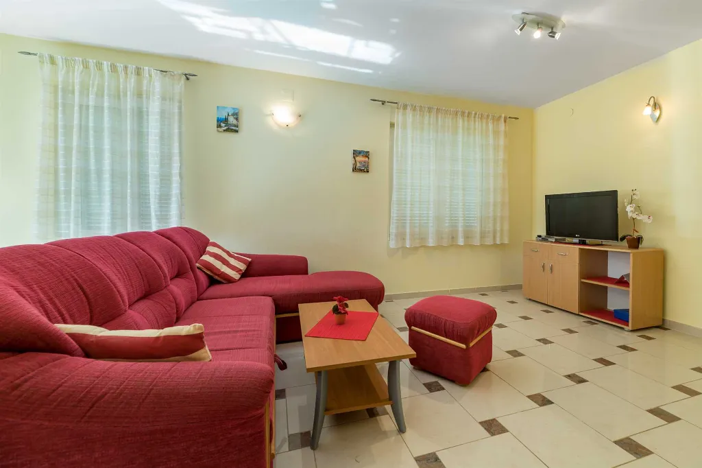 Baška Apartment with Air Conditioning (4–6 Guests)