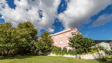 Baška Apartment for 6 Guests with Terrace & BBQ