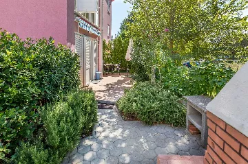 Baška Apartment for 6 Guests with Terrace & BBQ