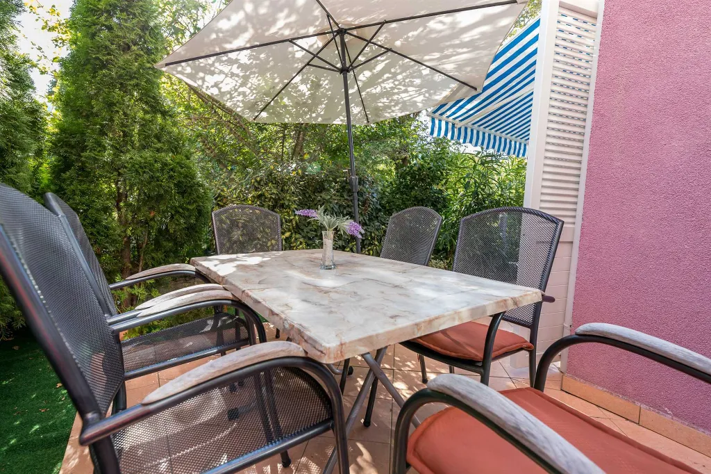 Baška Apartment for 6 Guests with Terrace & BBQ