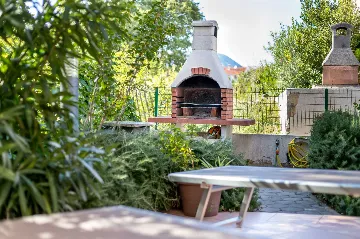 Baška Apartment for 6 Guests with Terrace & BBQ