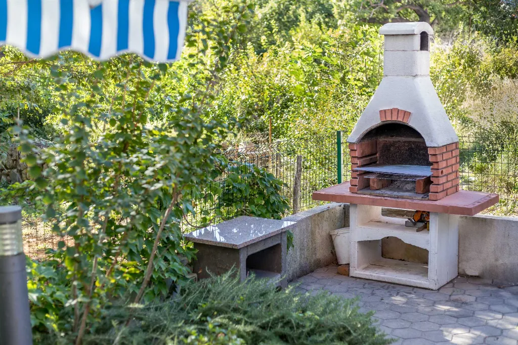 Baška Apartment for 6 Guests with Terrace & BBQ