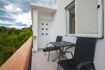Baška 1-Bedroom Apartment for 2 Guests with Parking