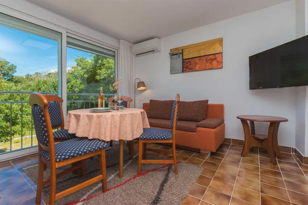 Baška 1-Bedroom Apartment for 2 Guests with Parking